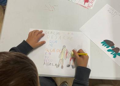 Imagen secundaria 1 - Más de 200 vecinos de Sierra Bermeja acuden a talleres de salud mental y emocional tras la tragedia del incendio