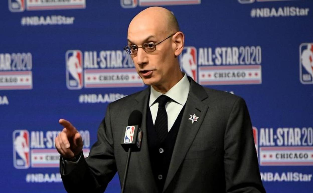 El comisionado de la NBA, Adam Silver. 