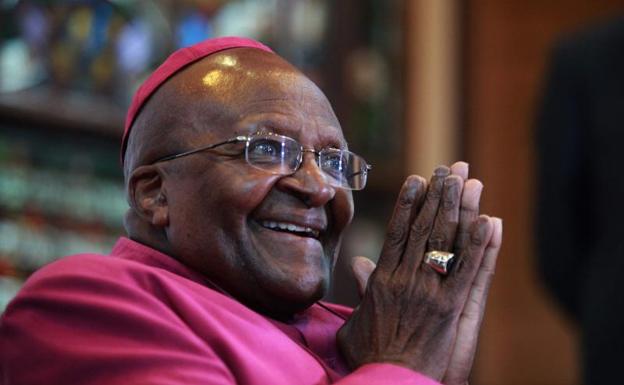 El arzobispo emérito de Sudáfrica y premio Nobel de la Paz, Desmond Tutu. 