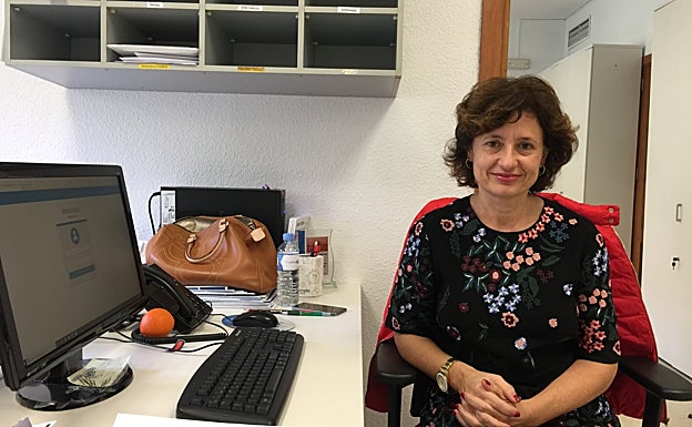 La edil socialista Rosa del Mar, que encarnará al rey mago Baltasar, en el grupo municipal socialista.