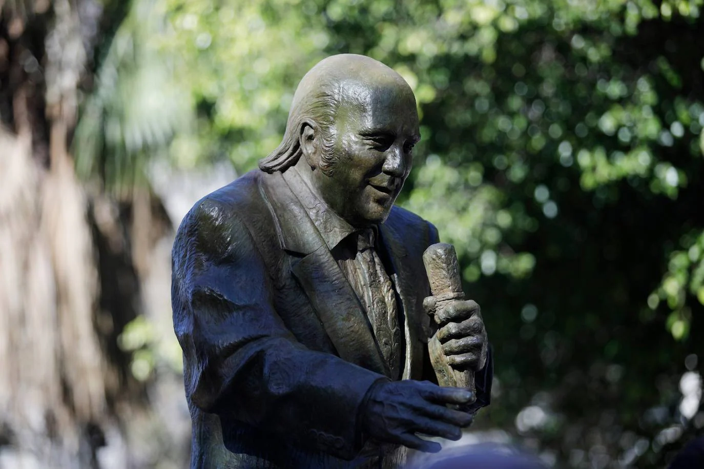 La estatua de Chiquito está en el parque que lleva su nombre en Málaga. 