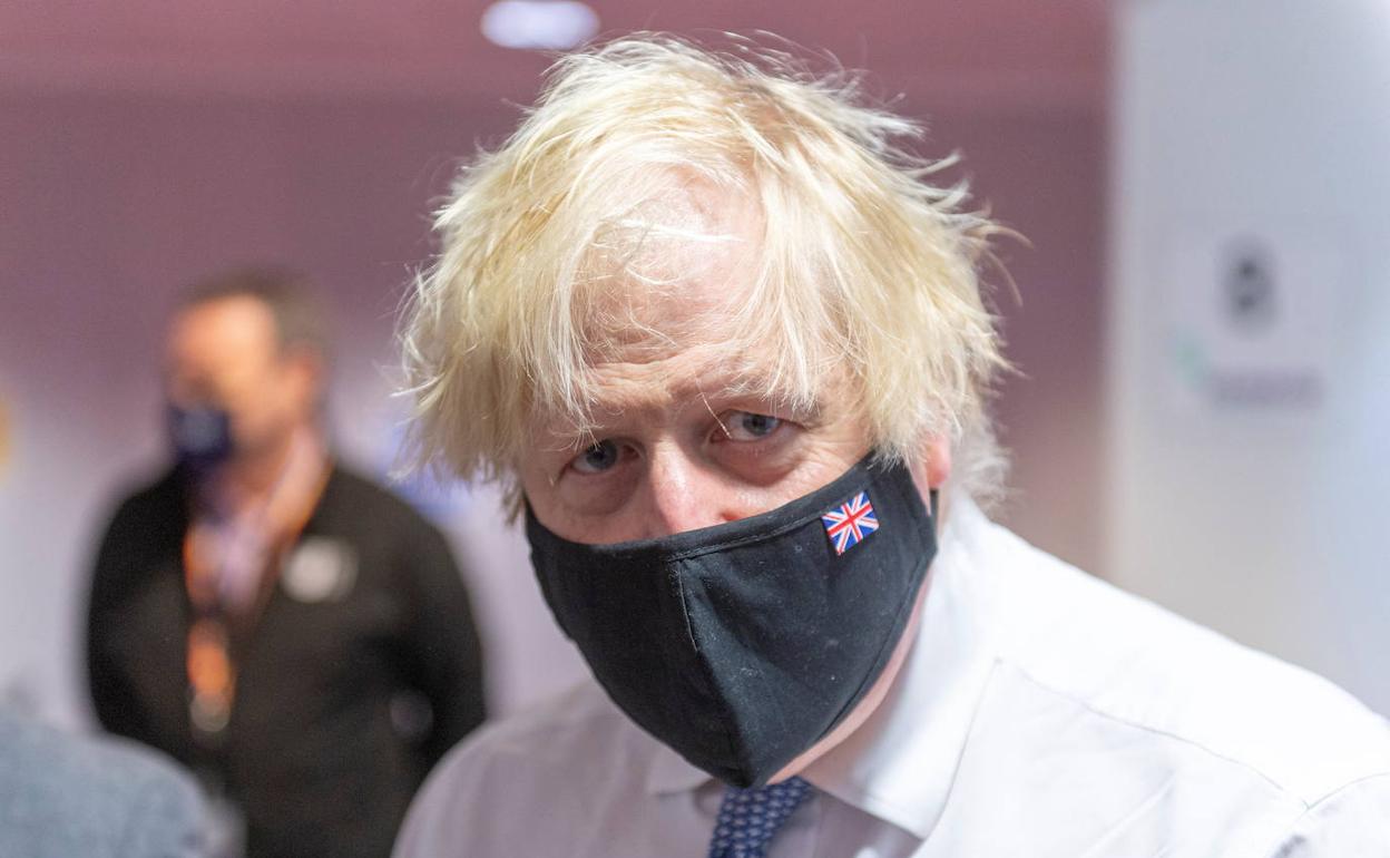 Boris Johnson, este miércoles en un centro de vacunación.