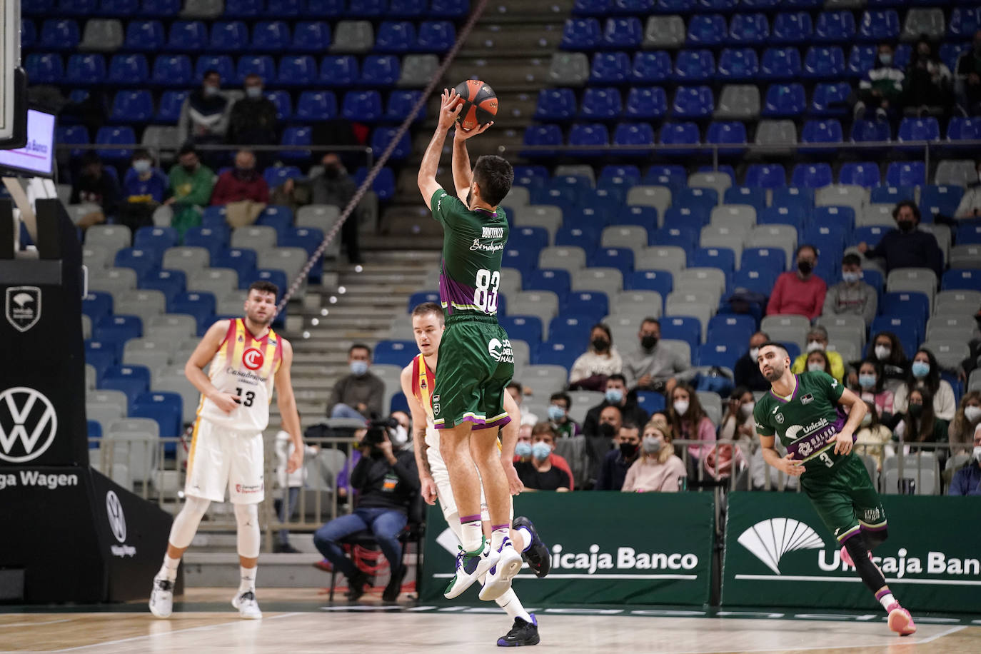 El Unicaja fue superior al Zaragoza en un encuentro con escaso público en el Carpena 