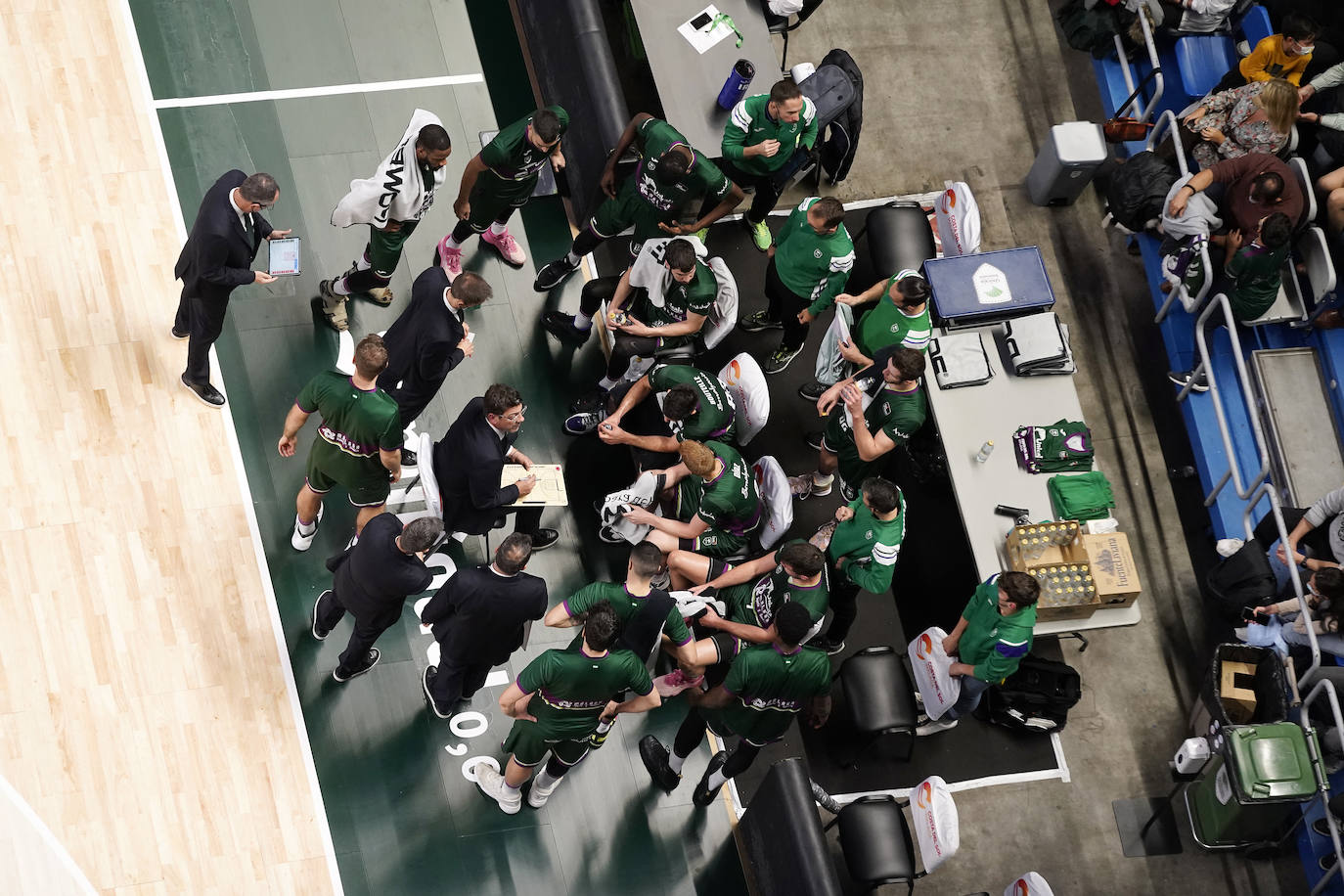 El Unicaja fue superior al Zaragoza en un encuentro con escaso público en el Carpena 