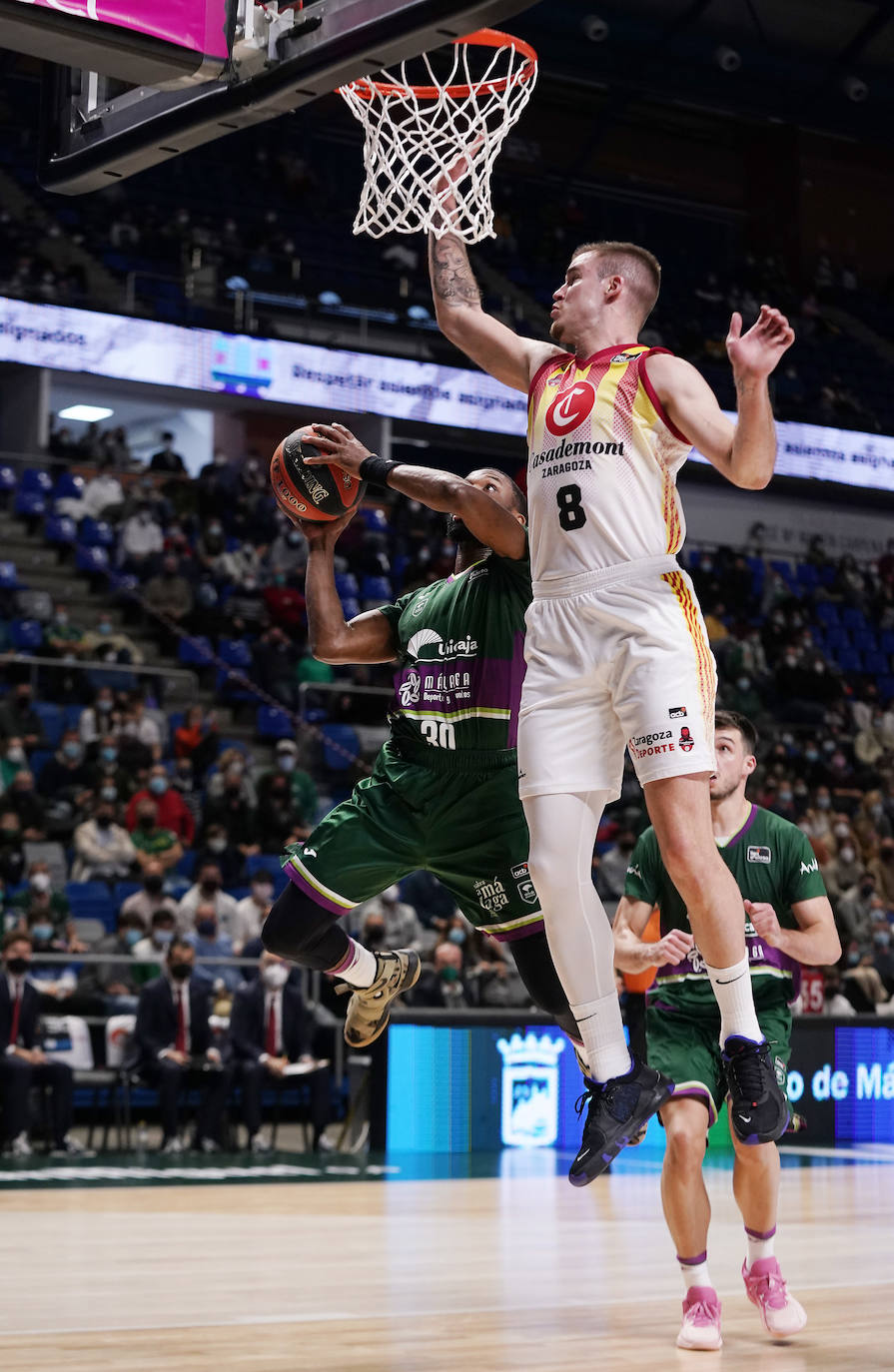 El Unicaja fue superior al Zaragoza en un encuentro con escaso público en el Carpena 