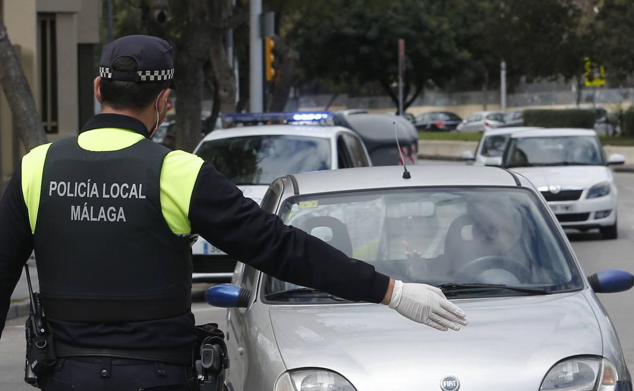 Imagen de archivo de un control de la Policía Local. 