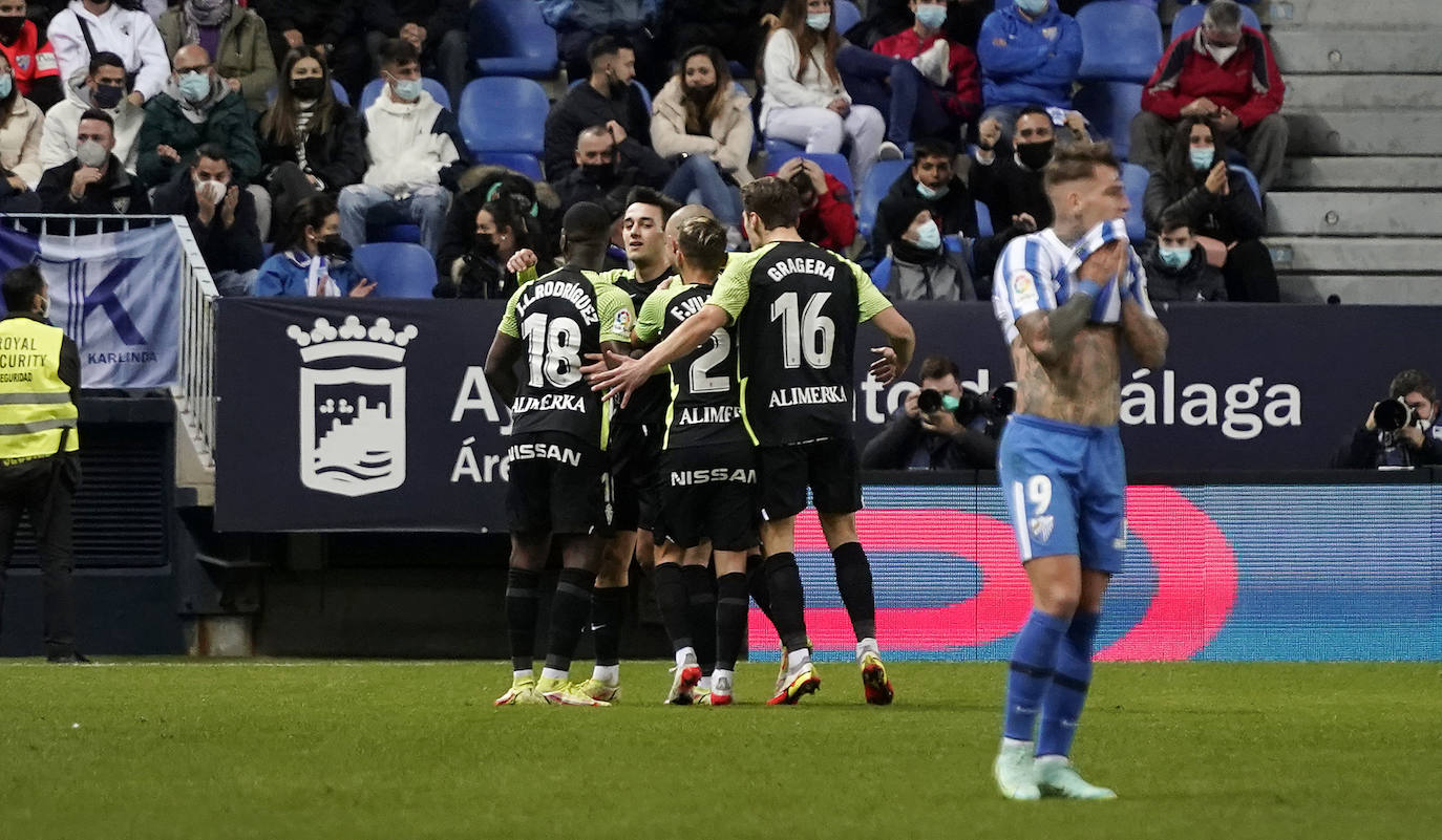 Empate del Málaga con el Sporting en La Rosaleda (2-2). 