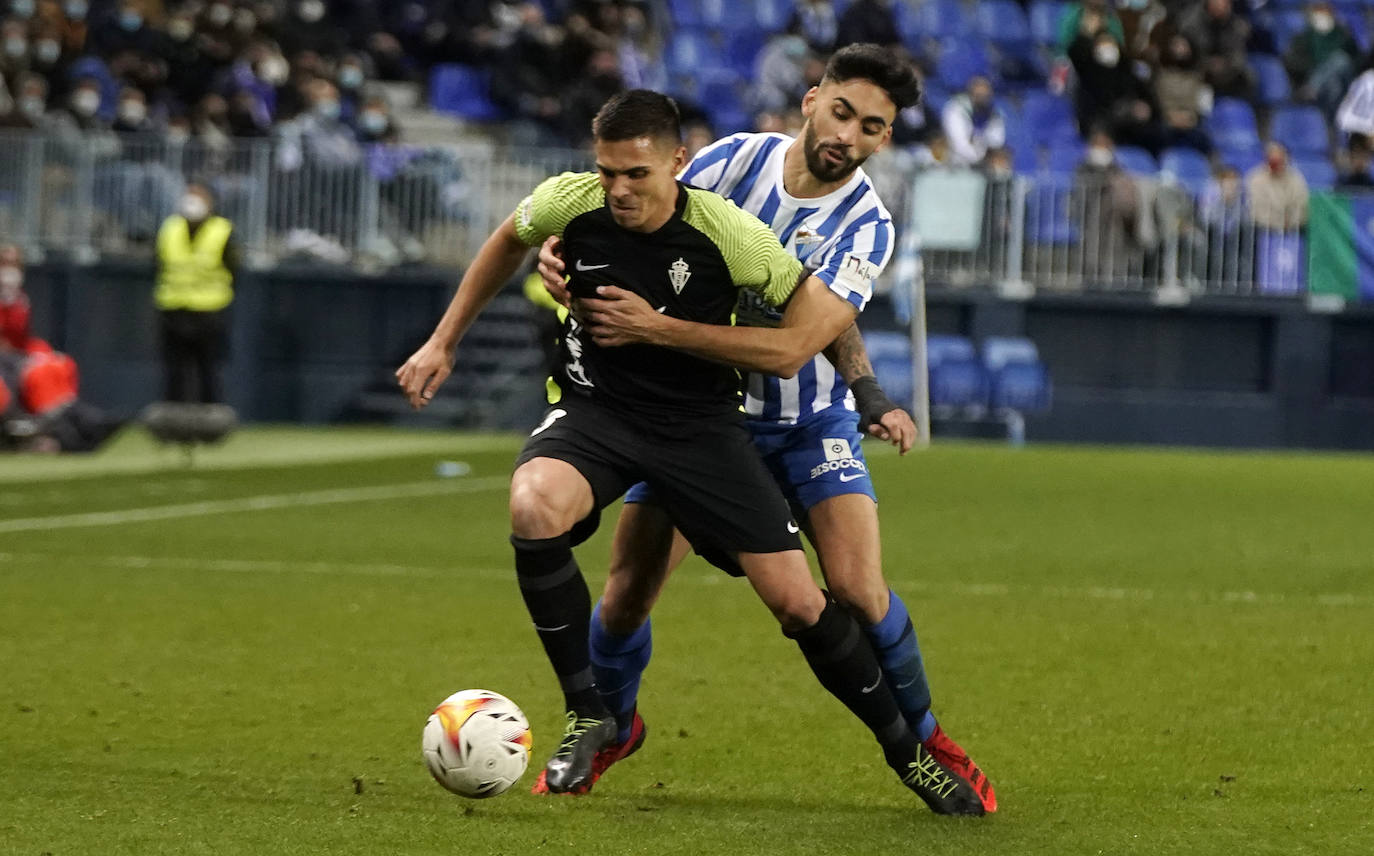 Empate del Málaga con el Sporting en La Rosaleda (2-2). 