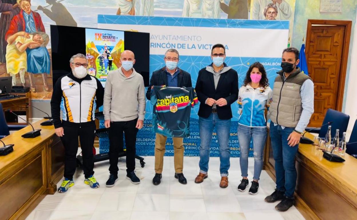 Acto de presentación de la competición deportiva, este lunes en Rincón de la Victoria. 