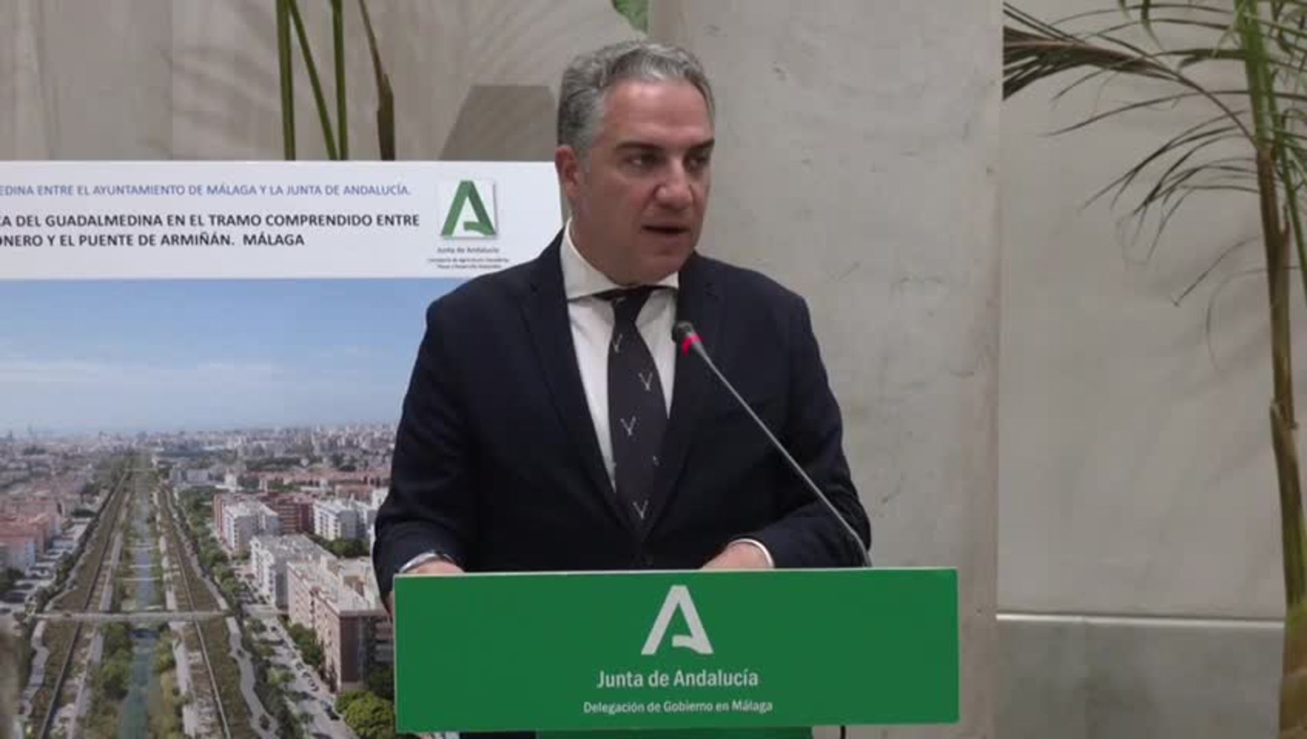 Firma del protocolo de actuación en el río Gualdamedina de Málaga