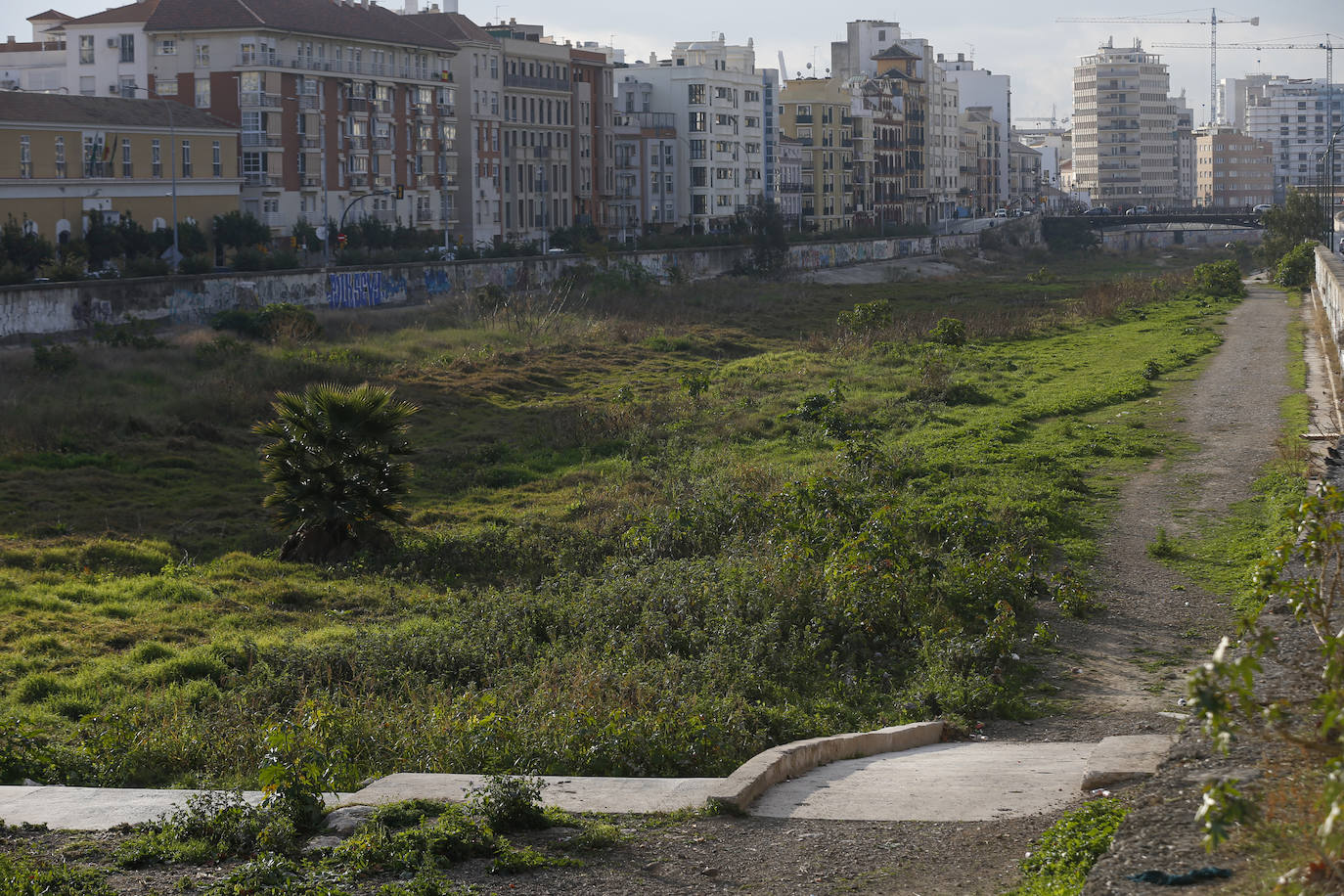 El Ayuntamiento baraja suprimir las fuentes que están en desuso y crear «un mecanismo de embellecimiento» para evitar la mala imagen que generan los grafitis