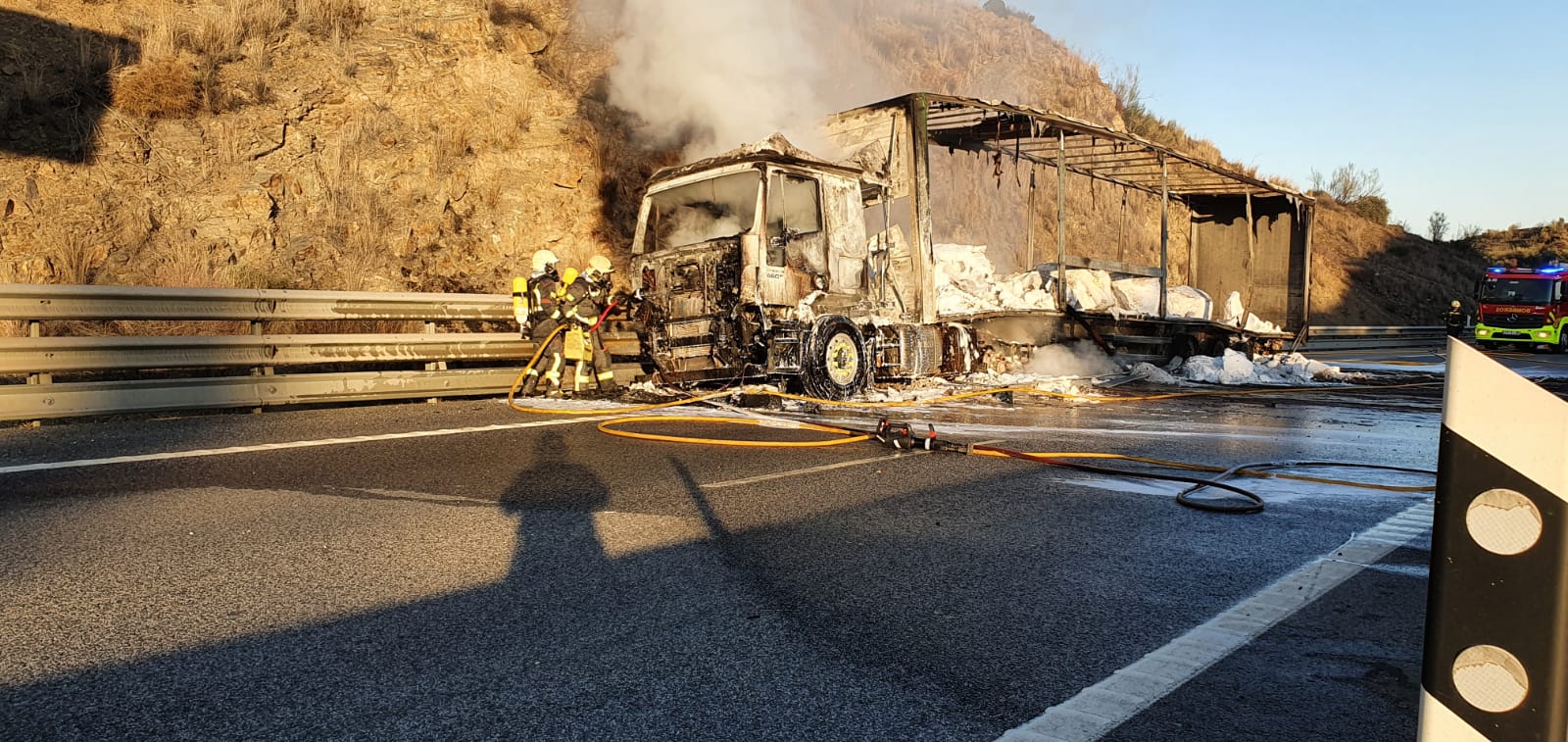 Así fue el incendio de un camión con 24 toneladas de nitrato potásico