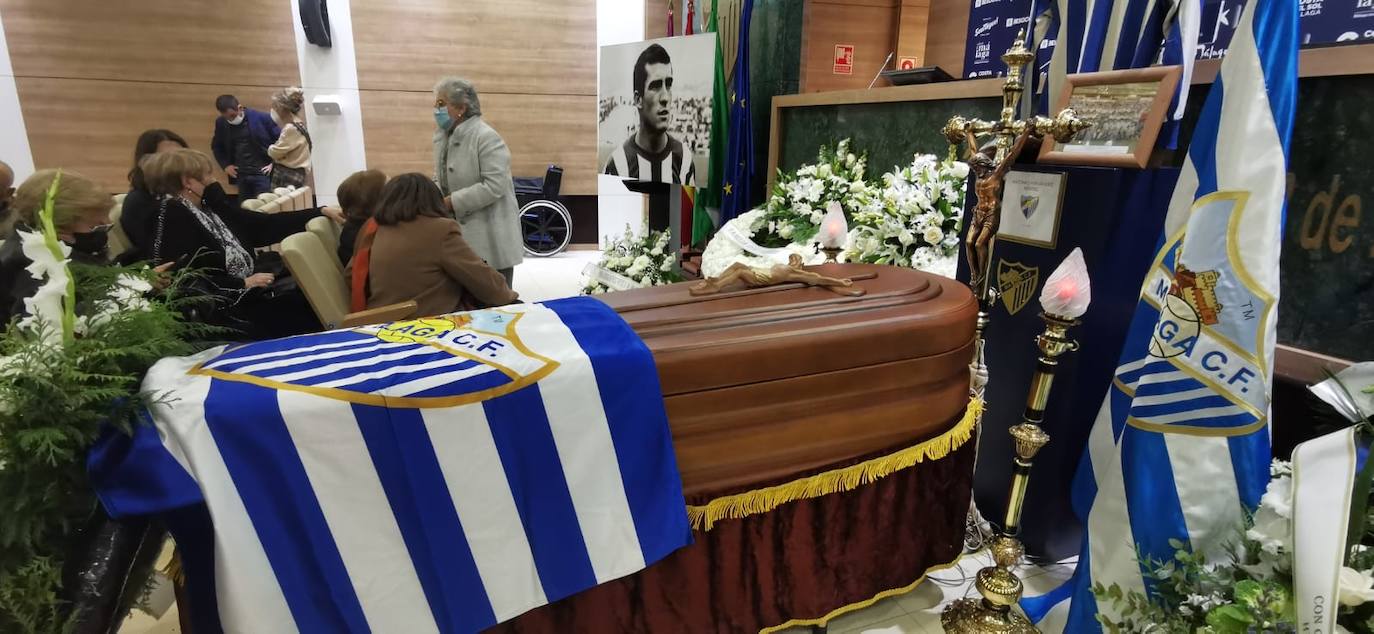 Capilla ardiente por Antonio Benítez en La Rosaleda