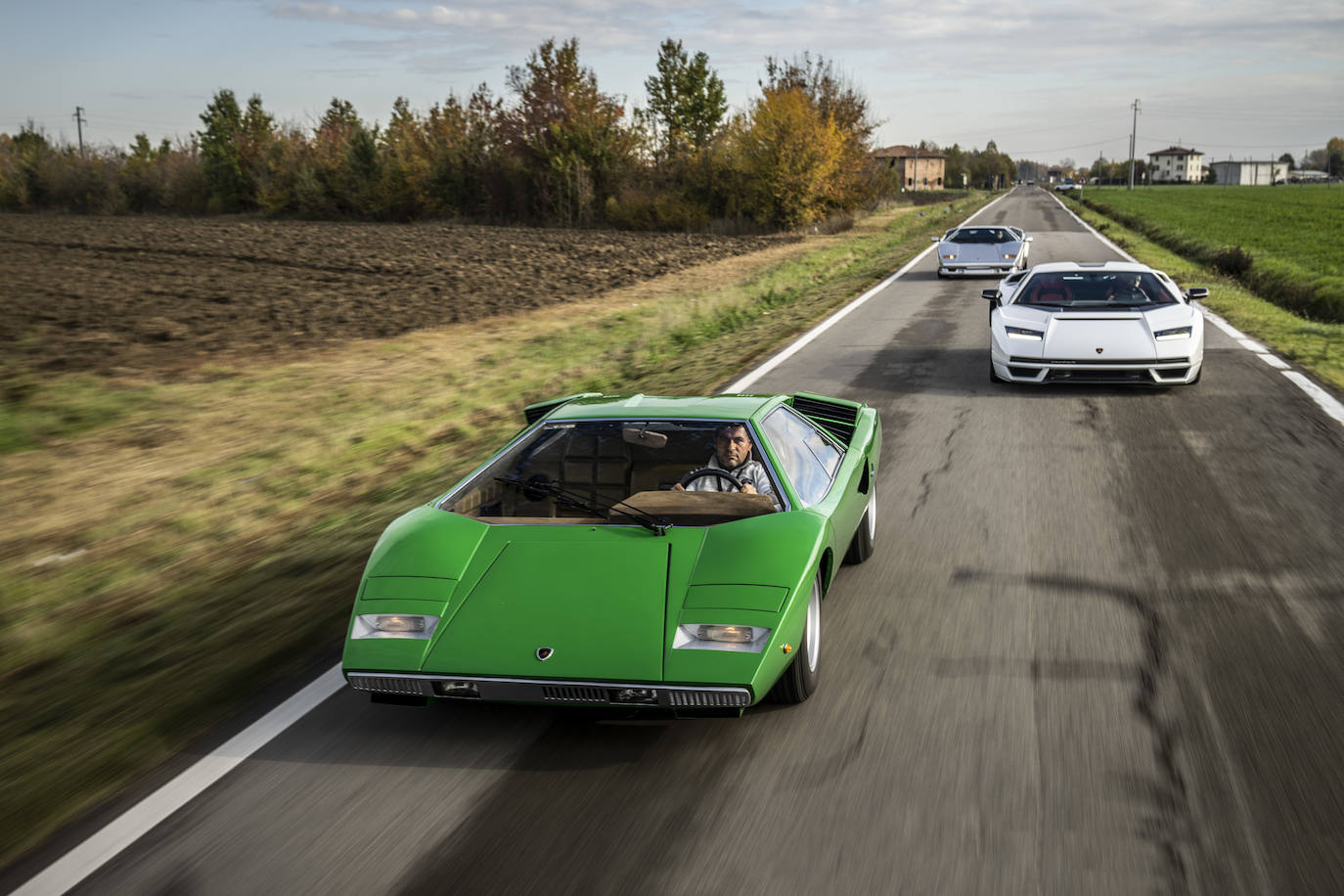 Fotos: El nuevo Lamborghini Countach LPI 800-4 sale a la carretera