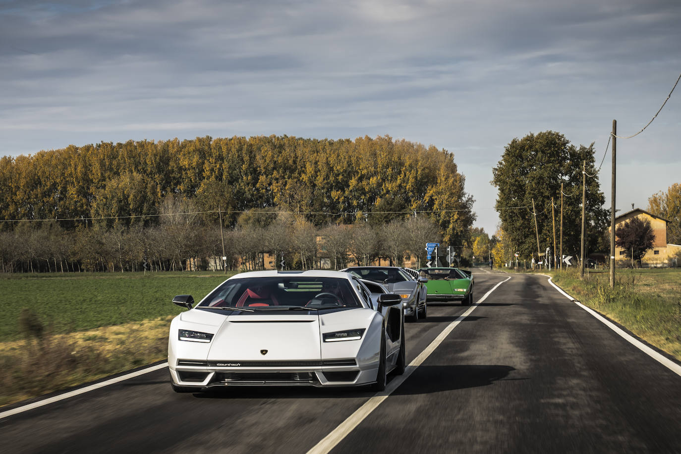 Fotos: El nuevo Lamborghini Countach LPI 800-4 sale a la carretera
