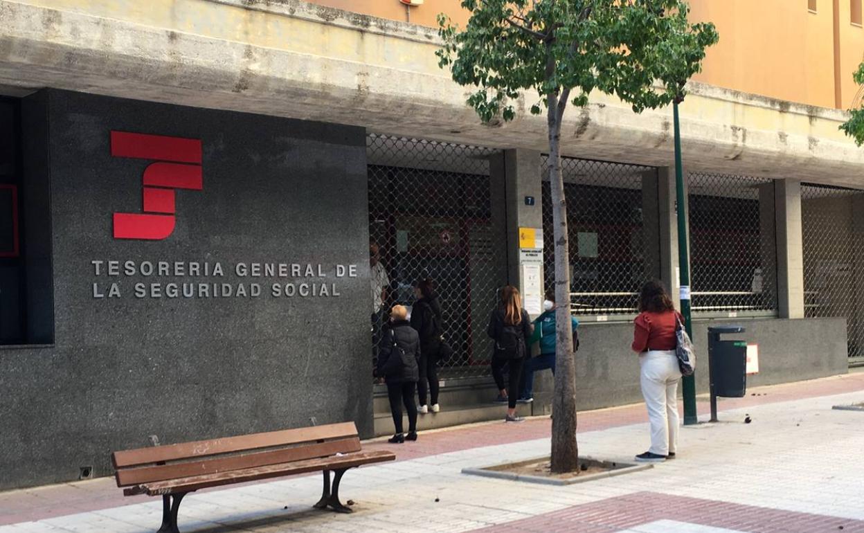 Oficina de la Tesorería General de la Seguridad Social en calle Huéscar (Málaga). 