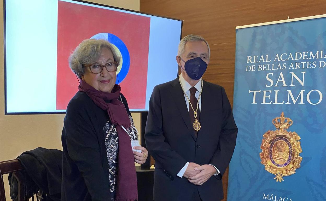 La vicepresidenta de la Real Academia de Bellas Artes de San Telmo, Rosario Moreno, y el director artístico del Museo Picasso, José Lebrero.