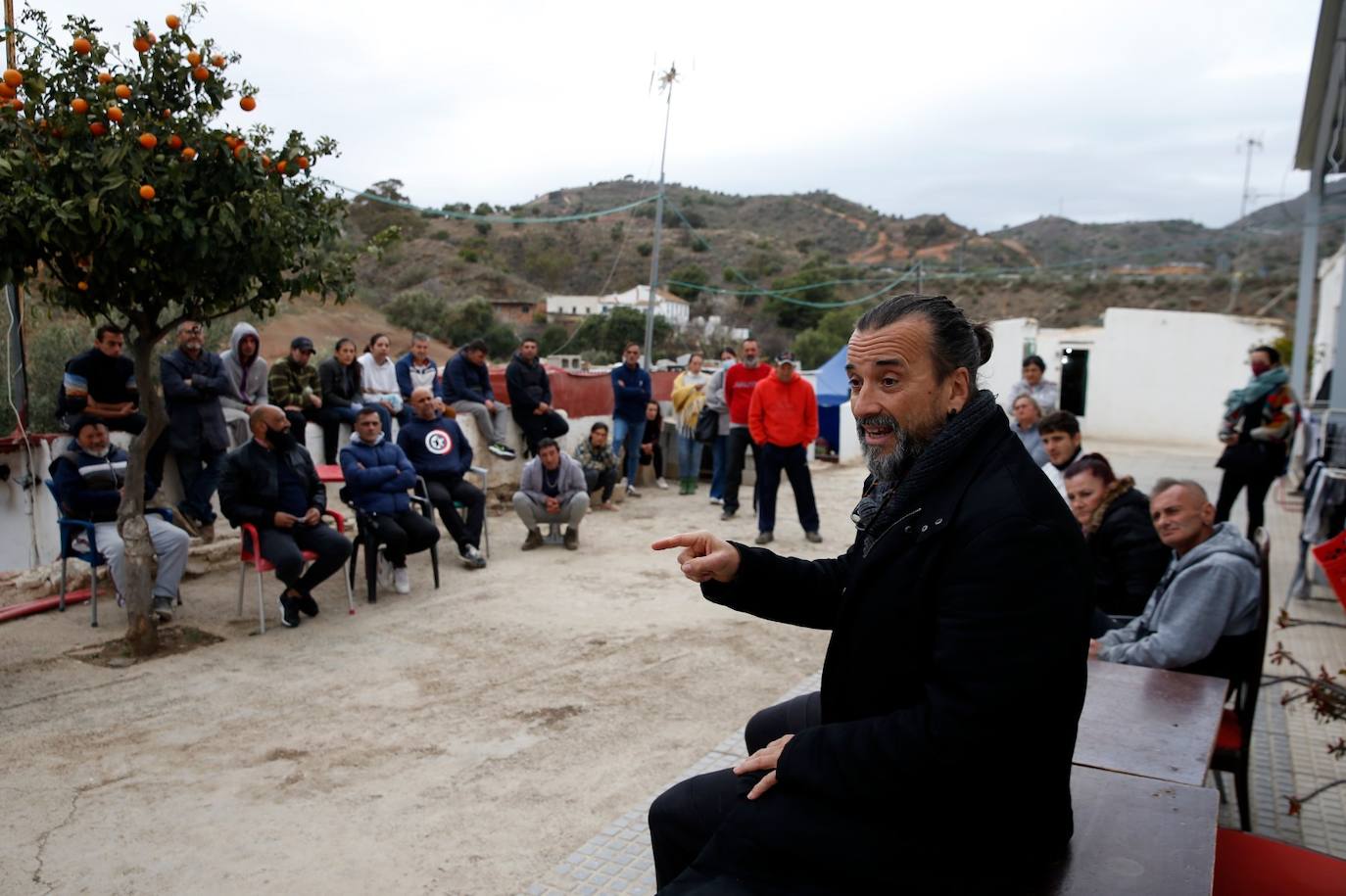 Ángel Rielo y Tú no mandas visitan la Casa de la Buena Vida. 
