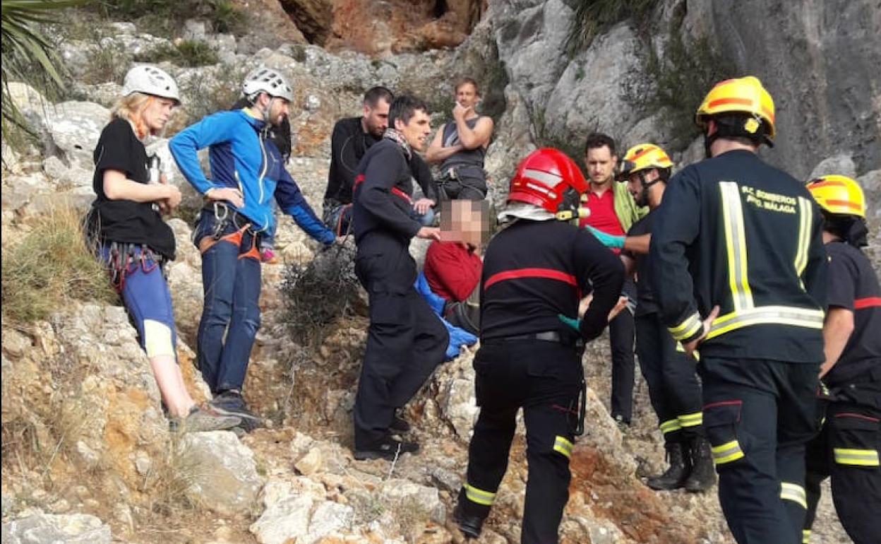 Rescatan a un escalador que había sufrido un accidente en el Monte San Antón de Málaga