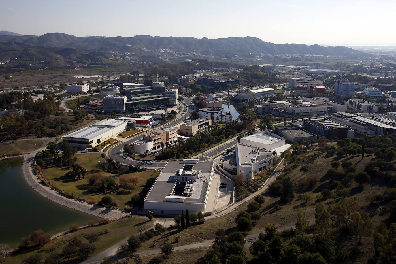 La Unidad de Medios Aéreos de la Policía Nacional creada en Málaga en el 86 cuenta con su helicóptero y un equipo de drones para perseguir la delincuencia