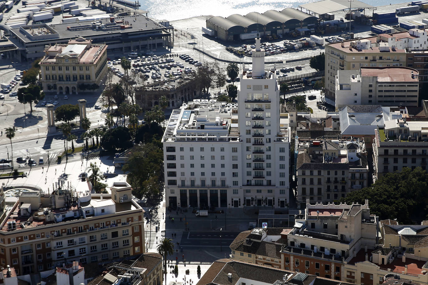 La Unidad de Medios Aéreos de la Policía Nacional creada en Málaga en el 86 cuenta con su helicóptero y un equipo de drones para perseguir la delincuencia