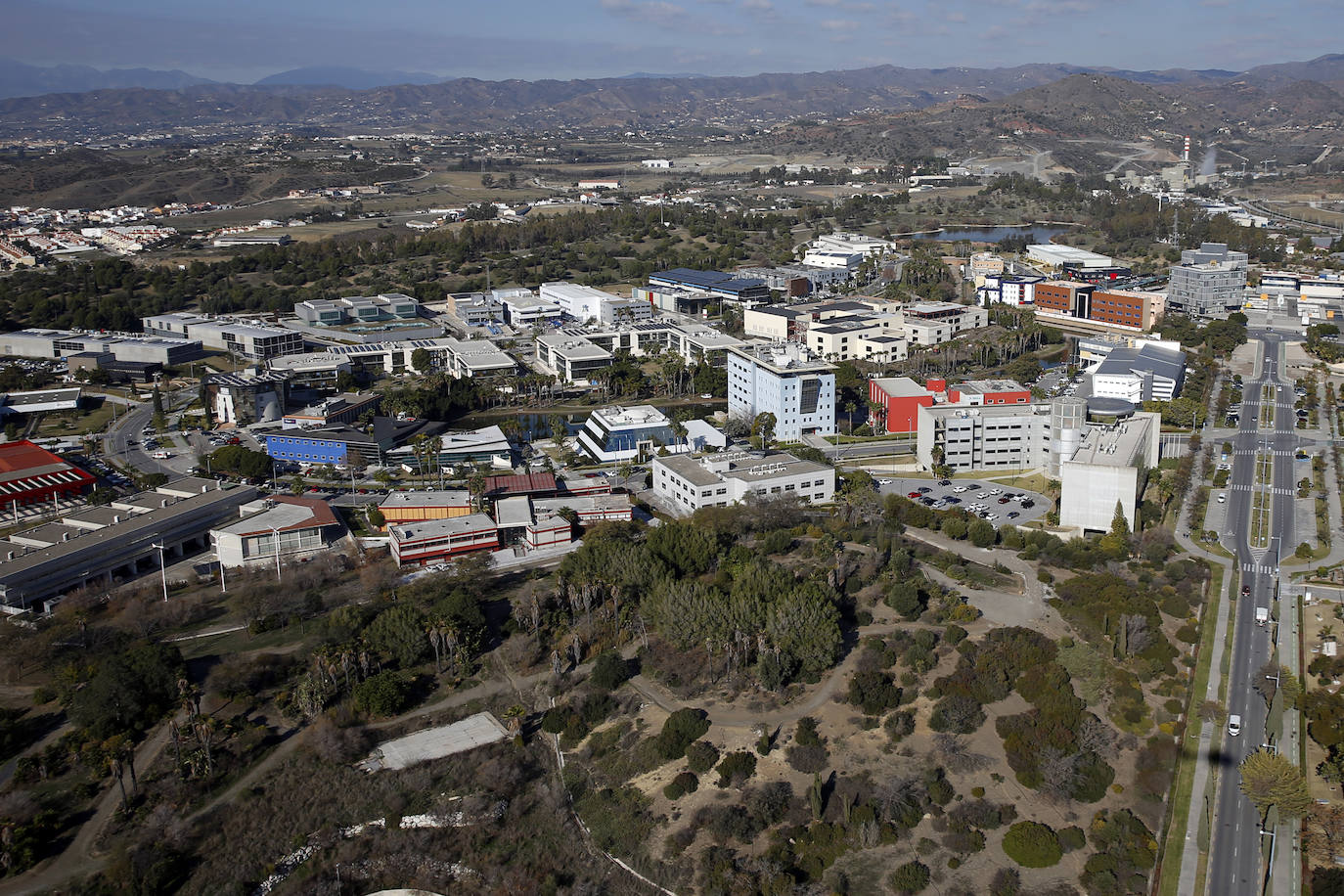 La Unidad de Medios Aéreos de la Policía Nacional creada en Málaga en el 86 cuenta con su helicóptero y un equipo de drones para perseguir la delincuencia