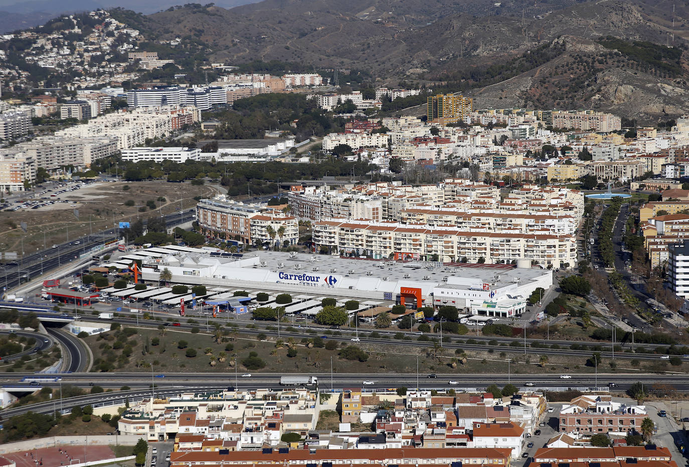 La Unidad de Medios Aéreos de la Policía Nacional creada en Málaga en el 86 cuenta con su helicóptero y un equipo de drones para perseguir la delincuencia