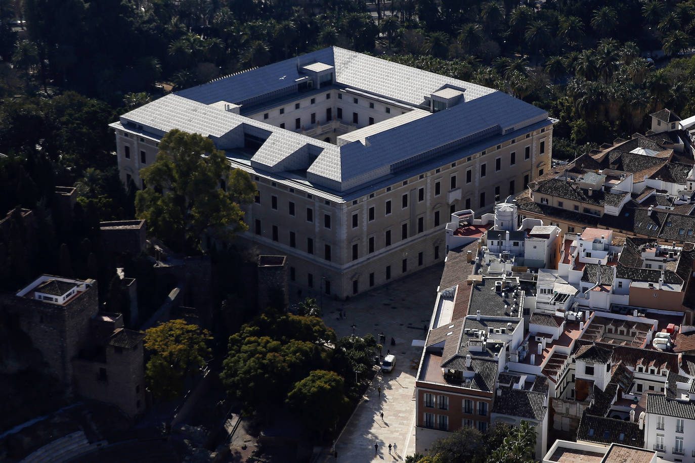 La Unidad de Medios Aéreos de la Policía Nacional creada en Málaga en el 86 cuenta con su helicóptero y un equipo de drones para perseguir la delincuencia