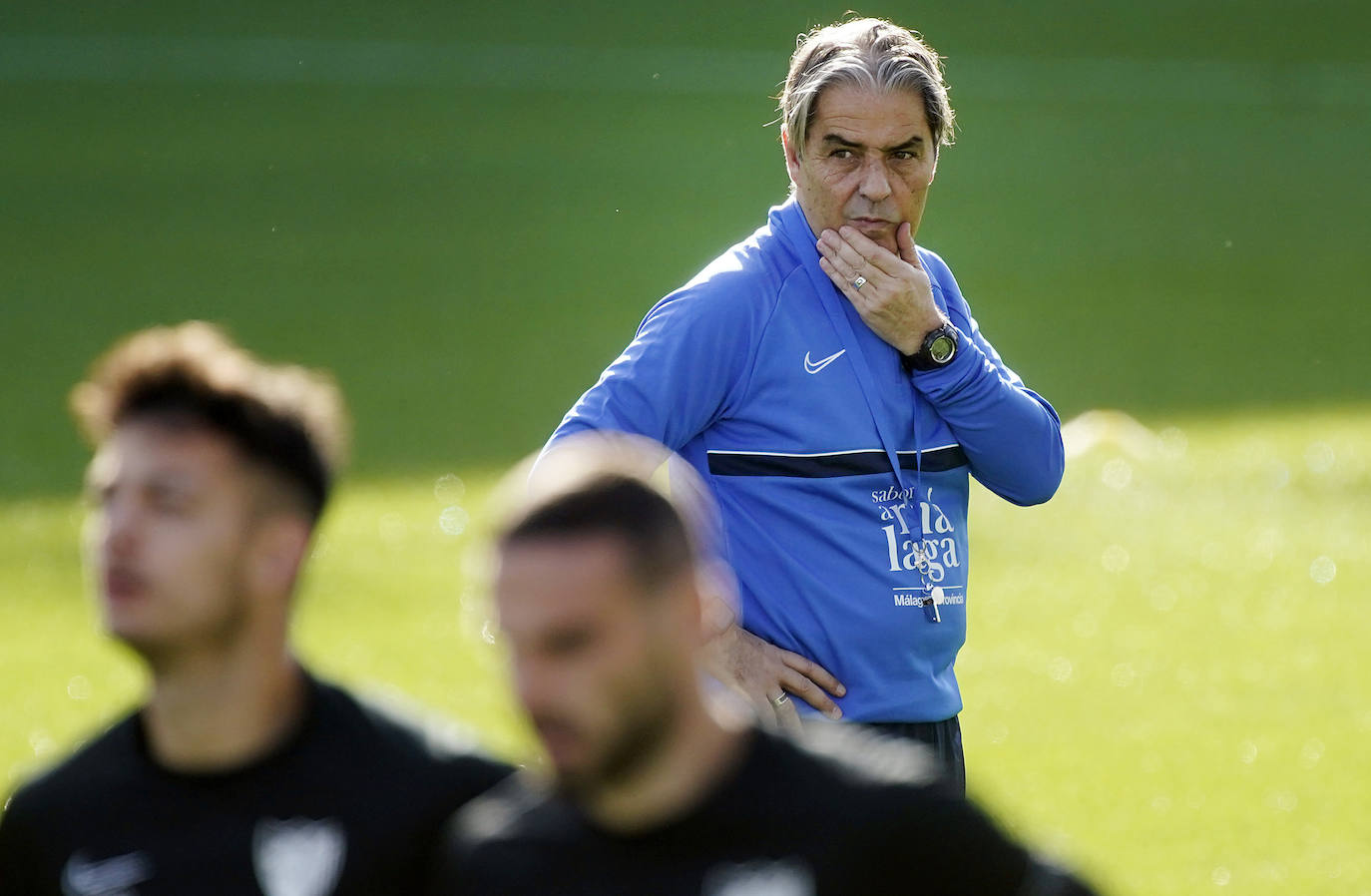 El técnico vitoriano dirigió su primera sesión de entrenamiento y fue presentado ante los medios de comunicación.