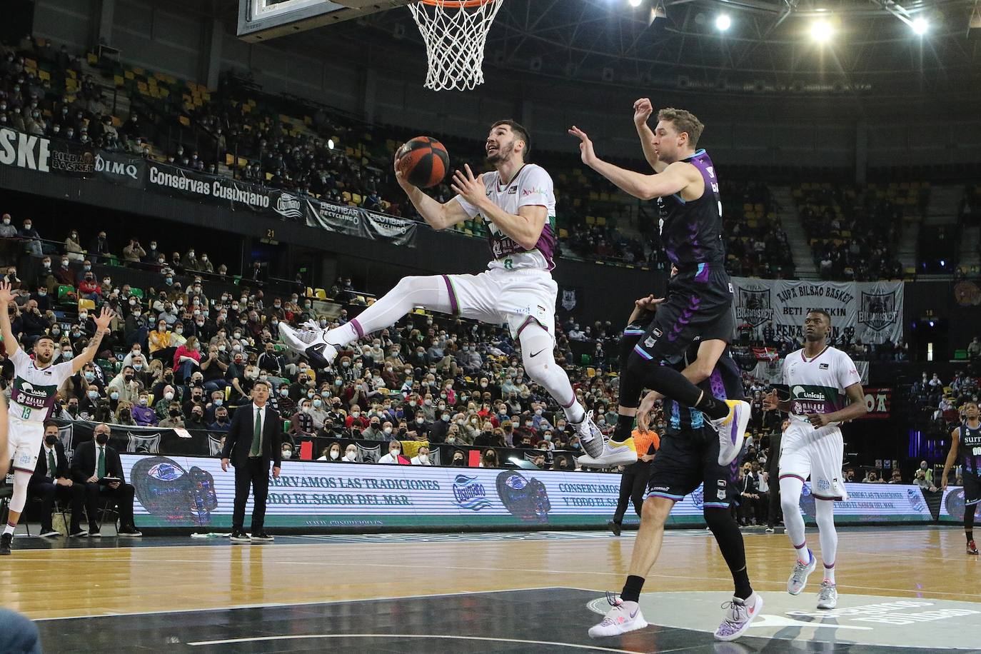 Fotos: El Unicaja cae ante el Surne Bilbao (83-77)