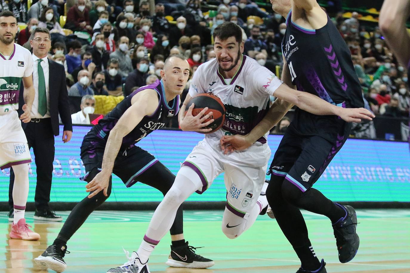 Fotos: El Unicaja cae ante el Surne Bilbao (83-77)