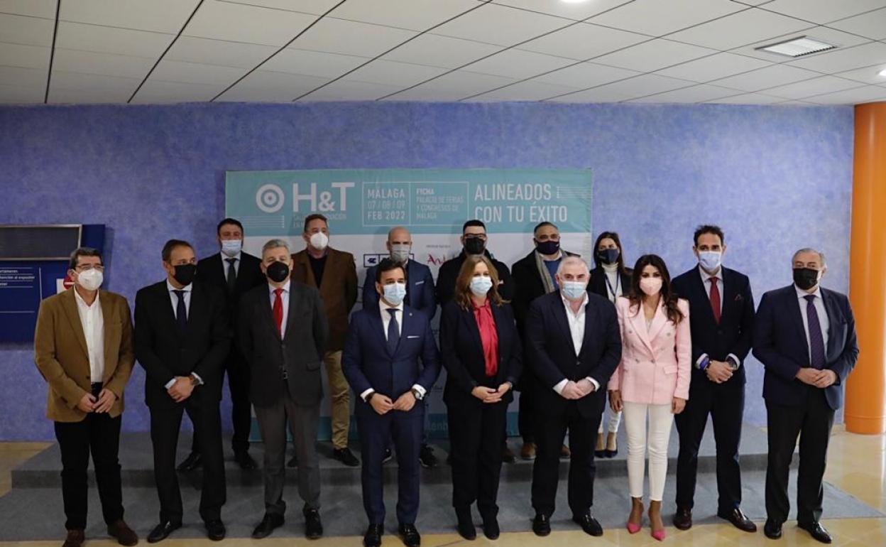 Foto de familia de los organizadores de la 24 edición del Salón H&T. 