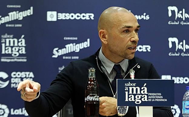 El director deportivo del Málaga, Manolo Gaspar, este jueves en la sala de prensa de La Rosaleda.