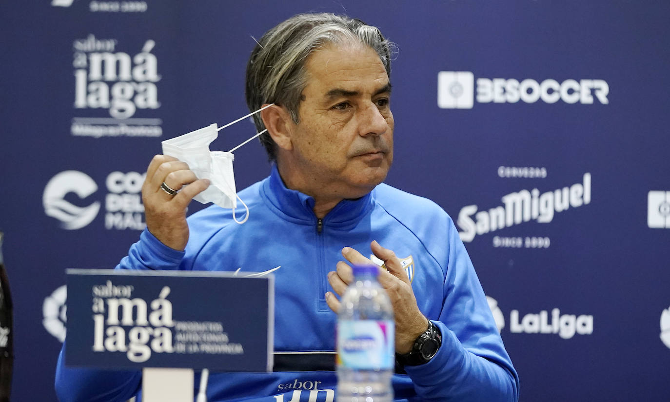 Natxo González, a su llegada para la comparencia de prensa previa al partido contra el Zaragoza.