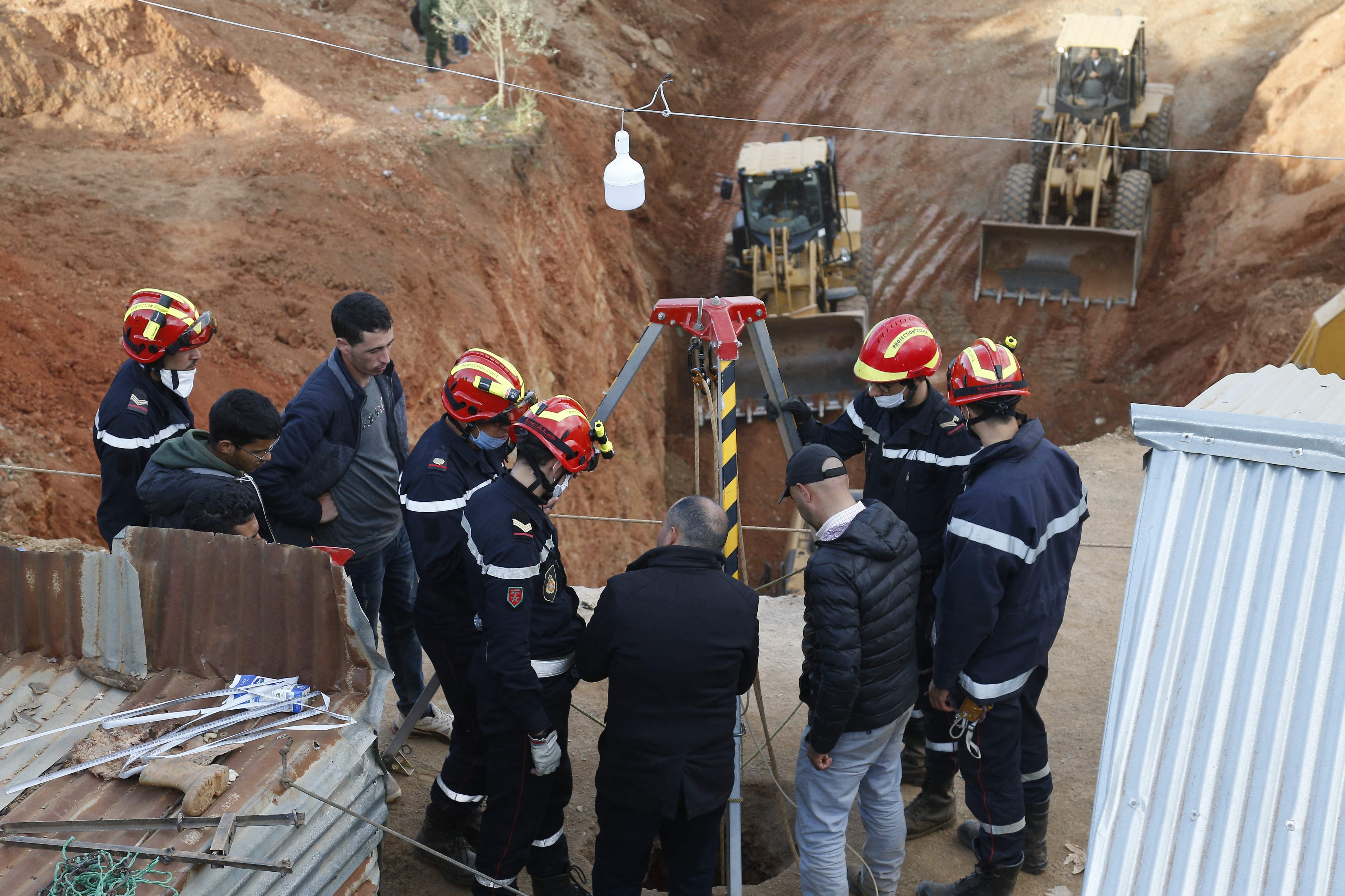 Fotos: Así es el rescate de Rayan, el pequeño de 5 años atrapado en un pozo a 32 metros en Marruecos