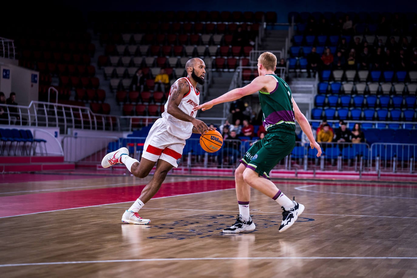 Derrota del Unicaja en su visita al Prometey, en la Champions League. 