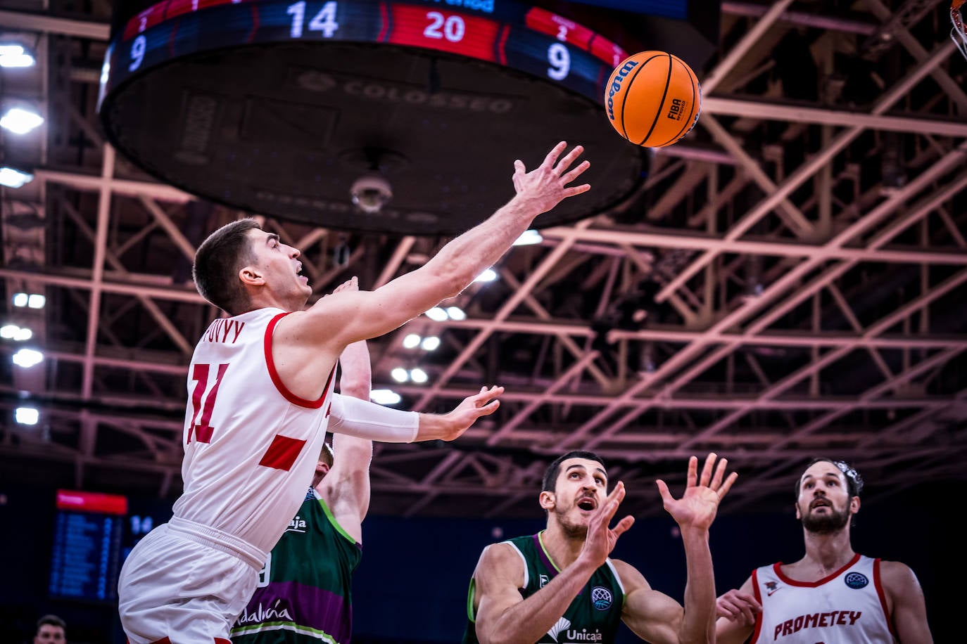 Derrota del Unicaja en su visita al Prometey, en la Champions League. 