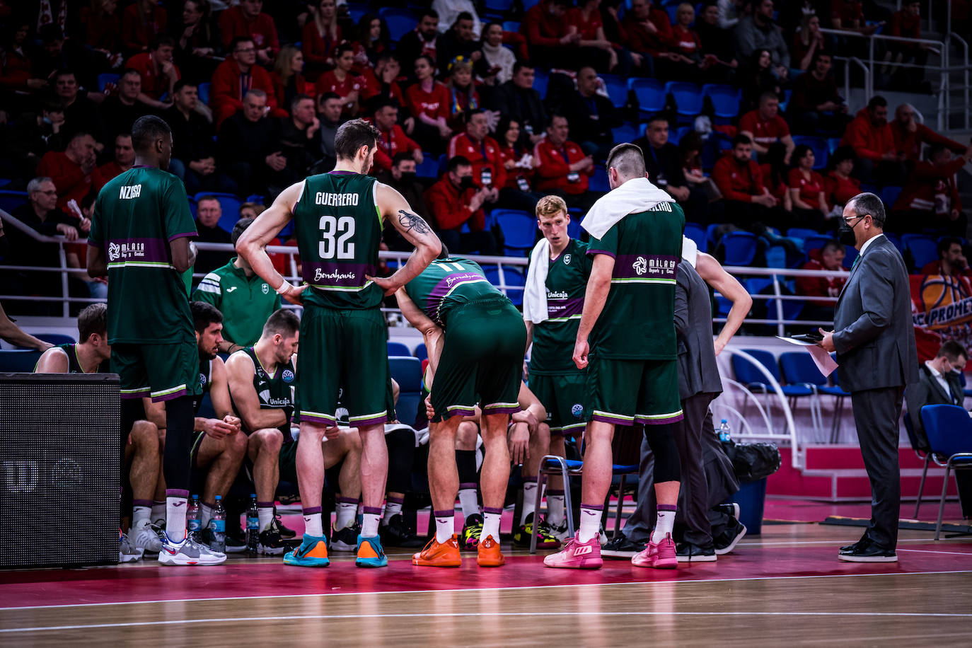 Derrota del Unicaja en su visita al Prometey, en la Champions League. 