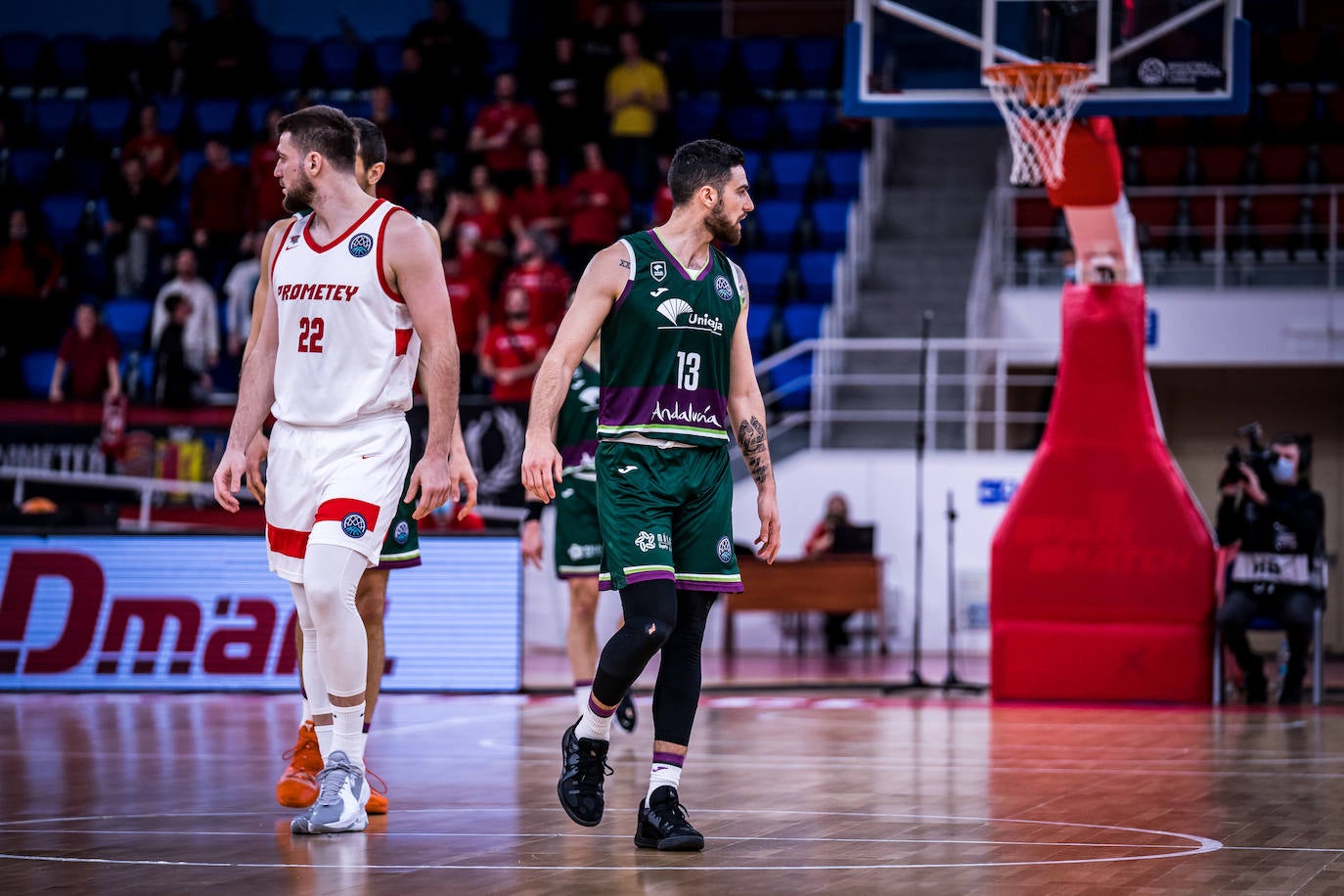 Derrota del Unicaja en su visita al Prometey, en la Champions League. 