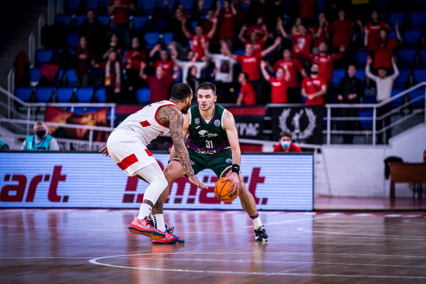 Derrota del Unicaja en su visita al Prometey, en la Champions League. 