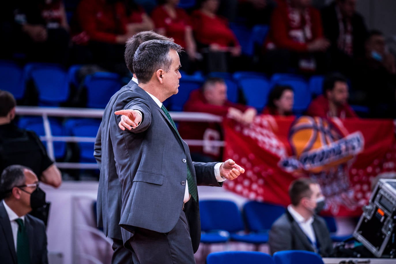 Derrota del Unicaja en su visita al Prometey, en la Champions League. 