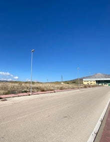 Imagen secundaria 2 - Nueva entrada a Casabermeja y zona en la que se prevé ampliar el suelo logístico.