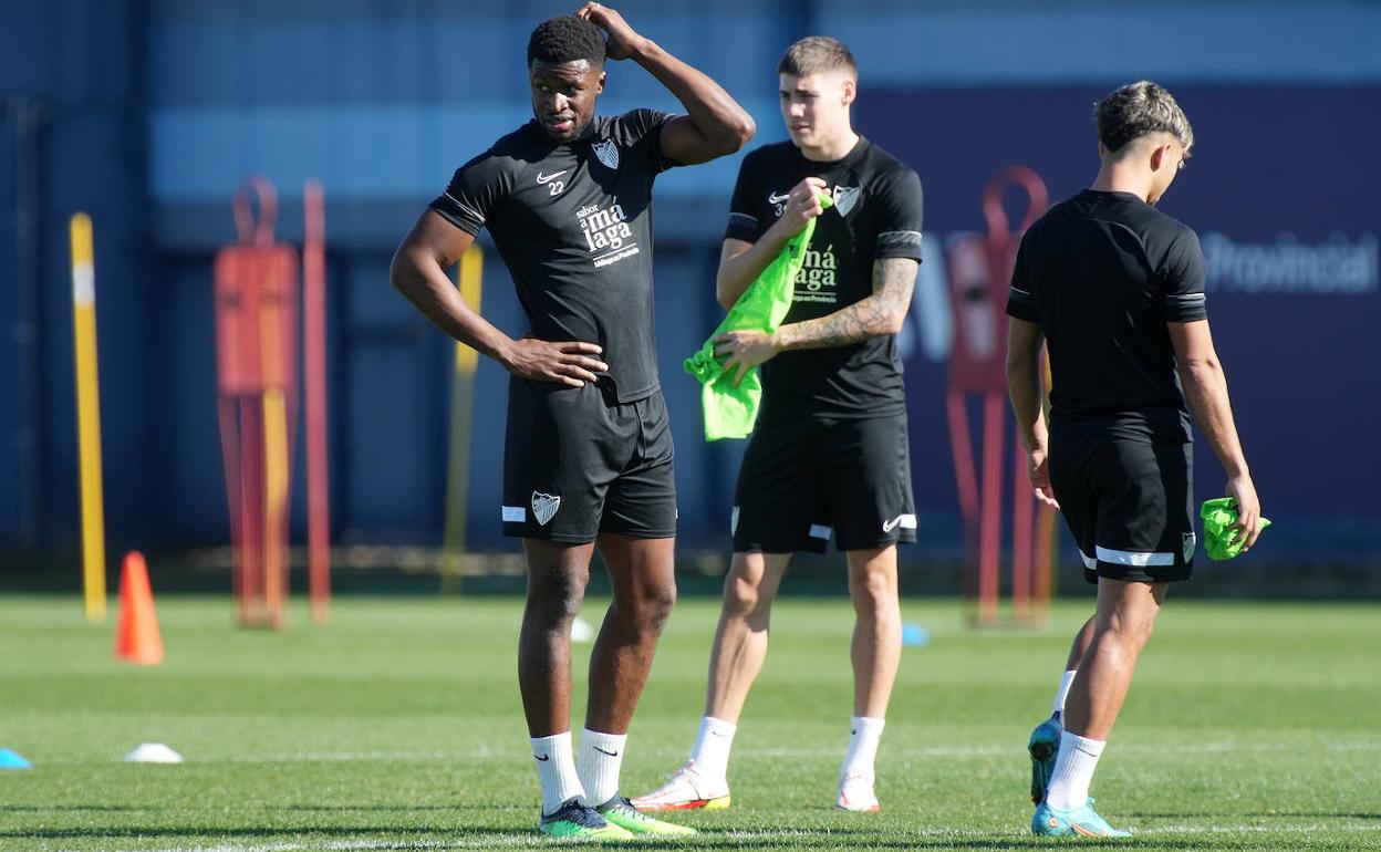 Sekou y Roberto, en la sesión de entrenamiento de este martes. 