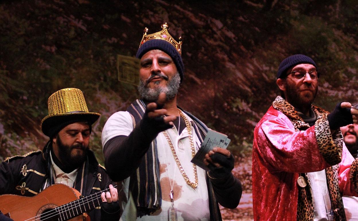 La murga 'Te imaginas?' fue una de las más destacadas de la noche. 