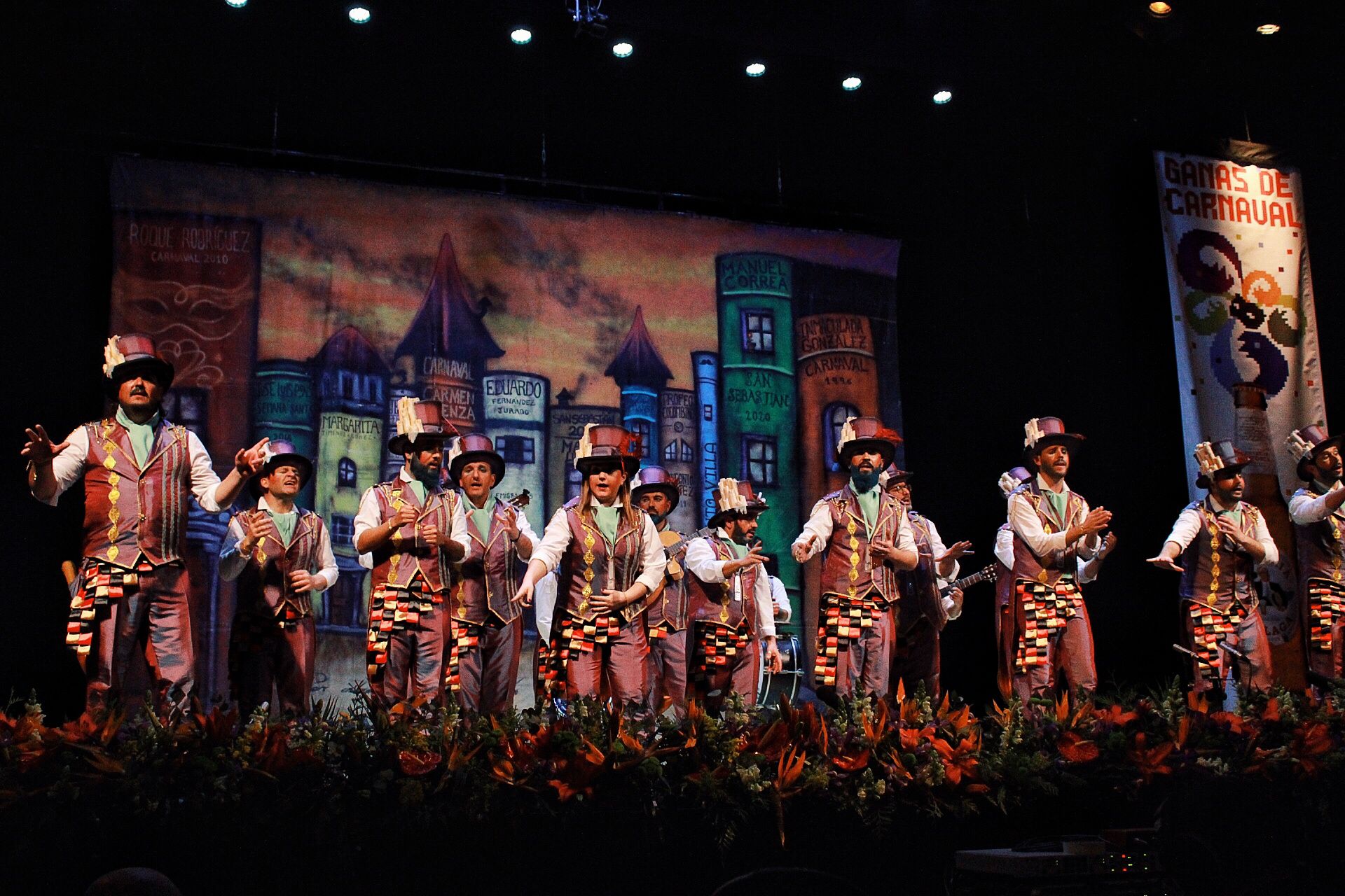 Grupos de la primera semifinal del COAC Málaga en el Teatro Cervantes