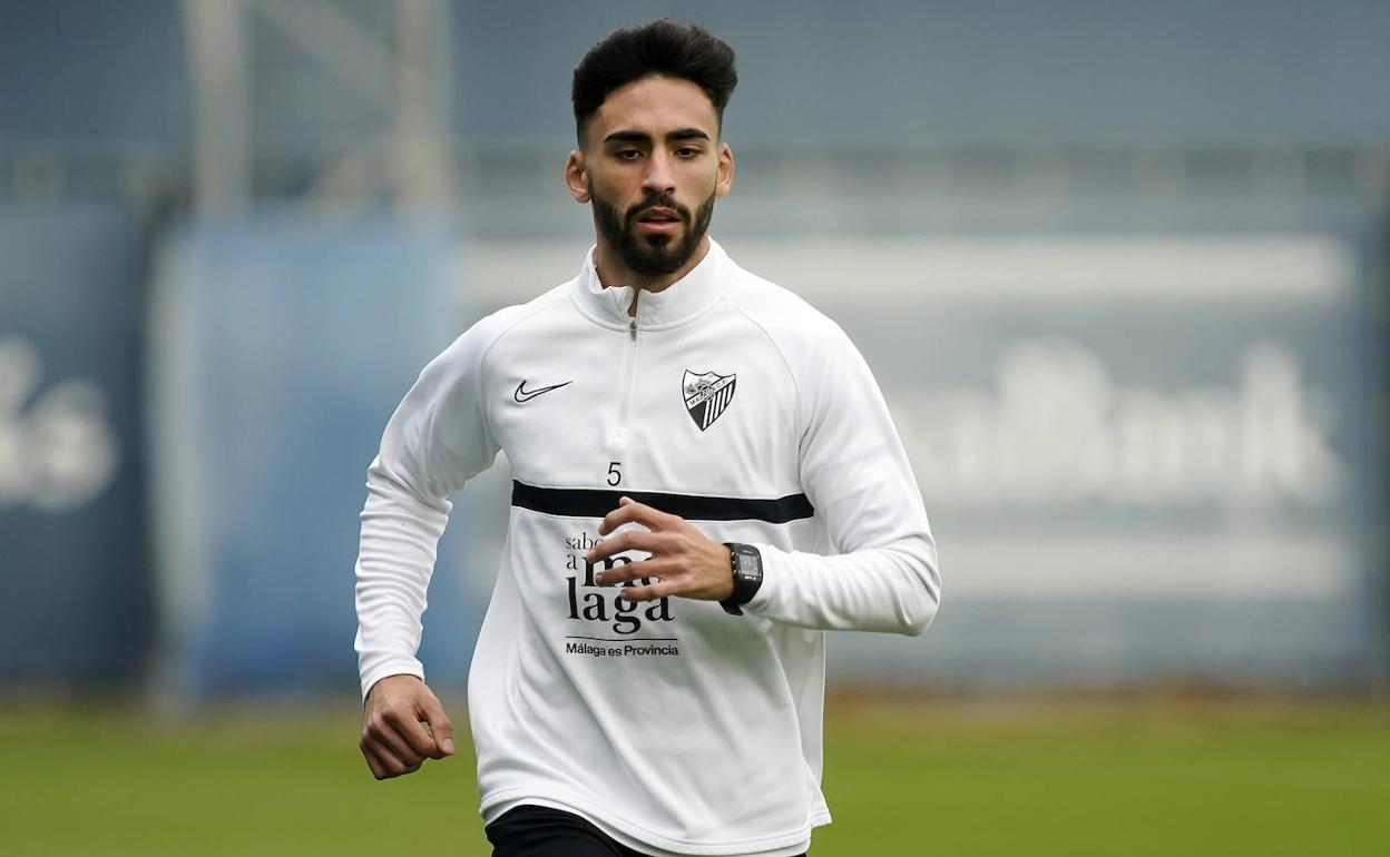 El futbolista del Málaga, Juande Rivas, durante un entrenamiento reciente.