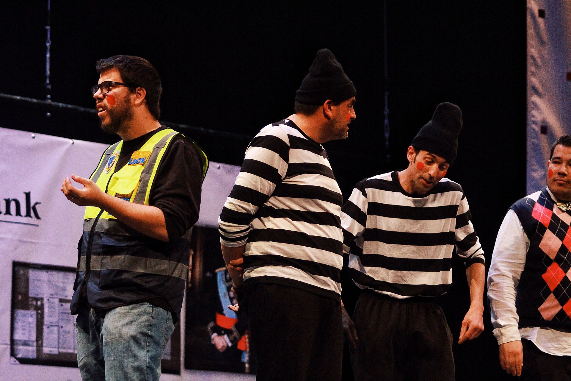 Ambiente de gran noche en la final del Carnaval en el Teatro Cervantes.Cuarteto 'La Banda Fongirola' 