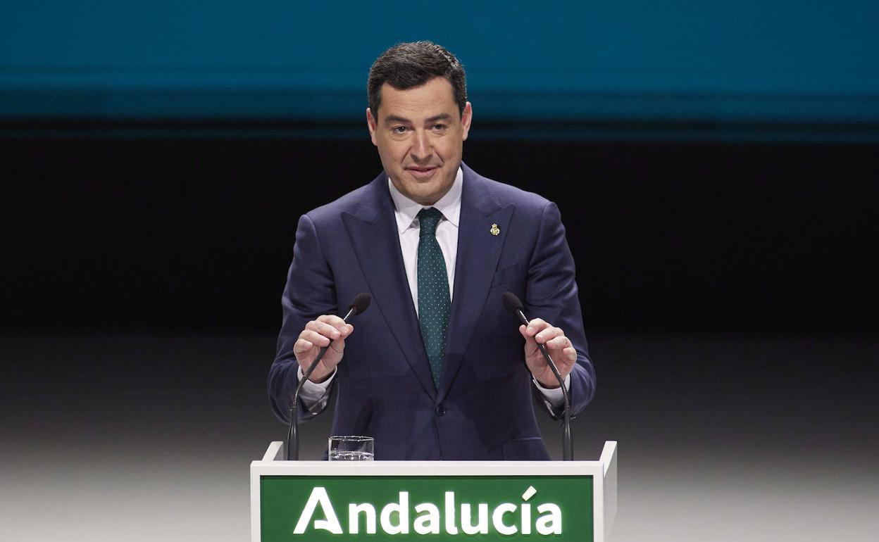 Juanma Moreno, durante su intervención en el acto institucional por el 28F.