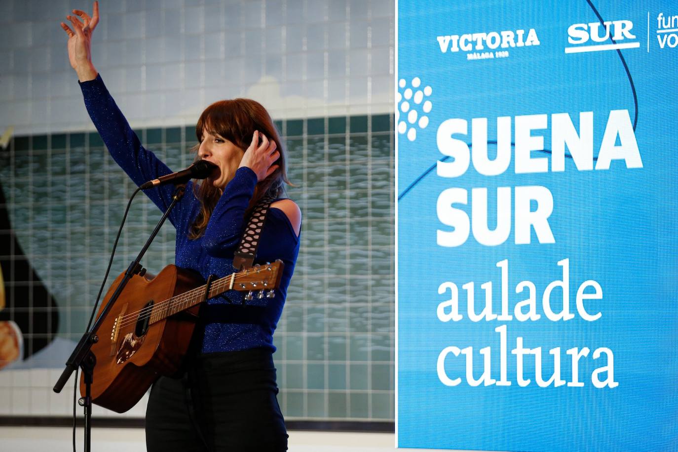 La cantautora Tulsa, en el Aula de Cultura de SUR este jueves. 