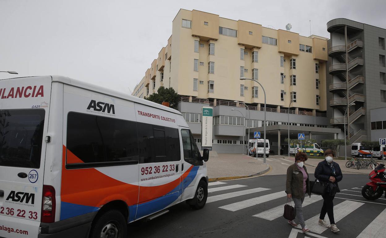 Exterior del Hospital Clínico de Málaga. 